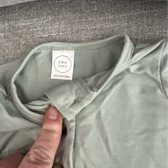 Lou Lou newborn gown and hat NWOT - Picture 4 of 4